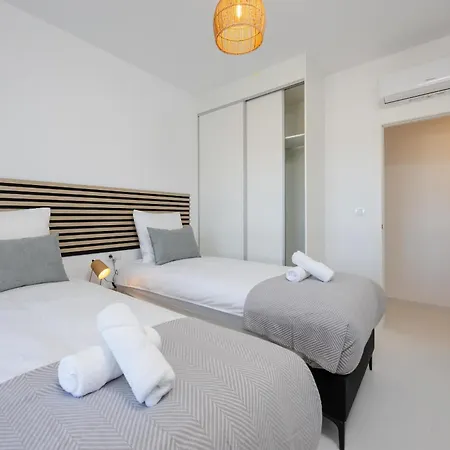 Paradise - Cozy With Pool View Apartament *