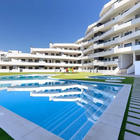 Paradise - Cozy With Pool View